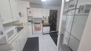 Fridge, microwave, oven, stovetop - Cozy & Neat 1BR Suite– 5min Walk to Ksyen Reg Hosp | Ideal for Nurses & Visitors (Terrace)
