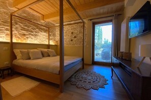 1 quarto, Wi-Fi de cortesia, roupa de cama