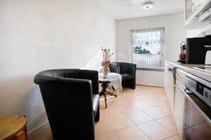 Kühlschrank, Mikrowelle, Geschirrspüler