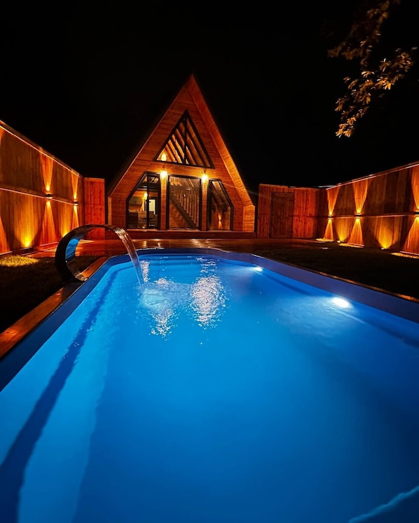 Bungalow, alberca privada, vista al río | Vista al agua