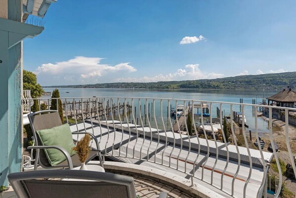 Property grounds - Room 'Mit Seeblick Und Balkon' with Lake View, Shared Terrace and Wi-Fi (Reichenau)