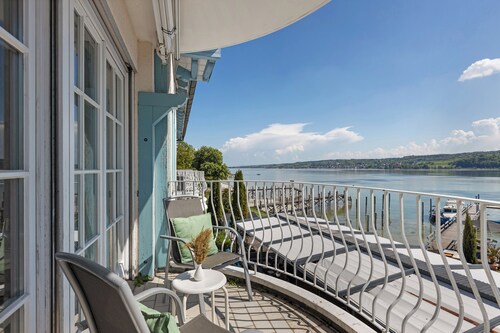 Chambre 'Mit Seeblick Und Balkon' avec vue sur lac, terrasse partagée et Wi-Fi
