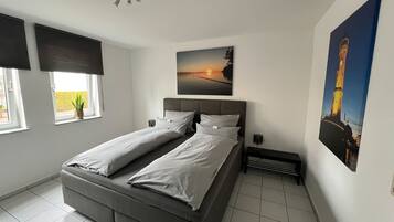 1 dormitorio, tabla de planchar con plancha, wifi gratis y ropa de cama