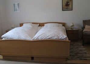 1 habitación y ropa de cama