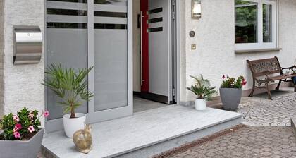 Ferienwohnung 'Gerhard Lang' mit Privatterrasse, Gemeinschaftsgarten und Wi-Fi