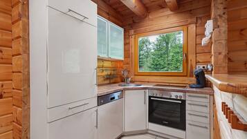 Refrigerador, horno, parrilla de estufa y lavavajillas