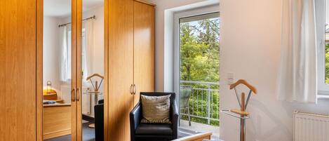 2 chambres, fer et planche à repasser, Wi-Fi gratuit, draps fournis