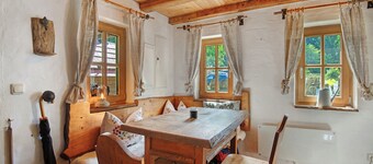 Chalet 'Tiny Hideaway' with Mountain View, Private Terrace and Private Garden