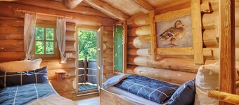 Chalet 'Tiny Hideaway' with Mountain View, Private Terrace and Private Garden