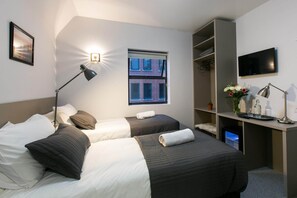 1 bedroom, iron/ironing board, internet