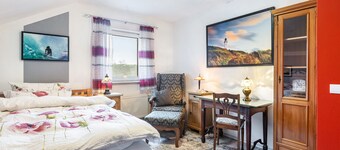 Farmhouse 'Zur Henne' with Shared Terrace and Wi-Fi
