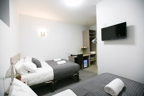 1 Schlafzimmer, Schreibtisch, Bügeleisen/Bügelbrett, kostenloses WLAN