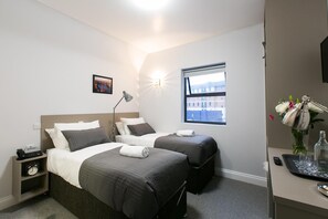 1 Schlafzimmer, Schreibtisch, Bügeleisen/Bügelbrett, kostenloses WLAN