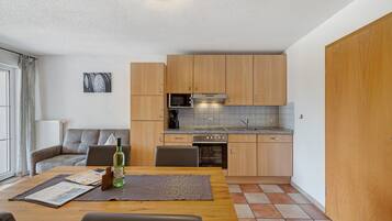 Kühlschrank, Ofen, Herdplatte, Geschirrspüler
