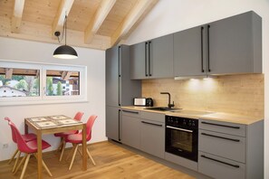 Réfrigérateur, four, plaque de cuisson, lave-vaisselle