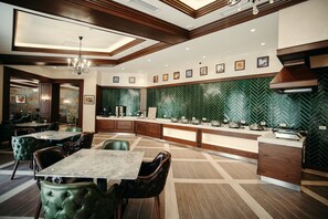 Desayuno buffet incluido todos los días 