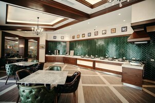 Desayuno buffet incluido todos los días 