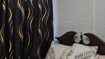 1 غرفة نوم ومكواة/لوح كي وواي فاي وملاءات أسرّة