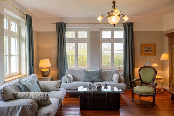 Imagen sin descripción, 1 de 49, botón