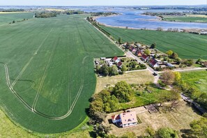 Unclassified image, 2 of 49, button