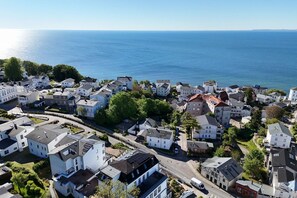 Unclassified image, 4 of 27, button