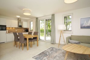 Interior - Beachfront apartment with terrace, use of swimming pool and sauna - Rex Rugia apartment 17-1 (Göhren)