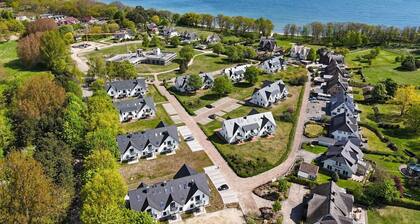 Beachfront apartment with terrace, use of swimming pool and sauna - Rex Rugia apartment 17-3