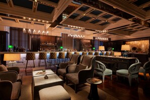 Bar (on property) - The ERAVATI Sule Grand Yangon (Yangon)