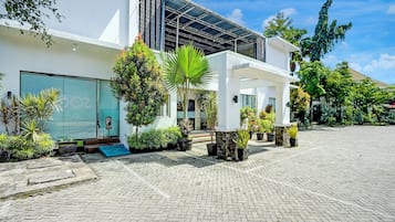 Mặt tiền nơi lưu trú