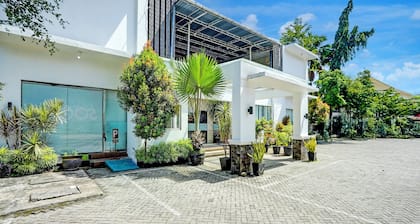 Townhouse Oak Padang near RTH Imam Bonjol formerly Bunda Hotel