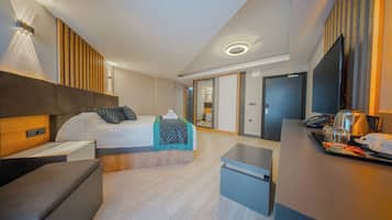 Standard Double Room, Balcony | Desk, laptop workspace, free WiFi