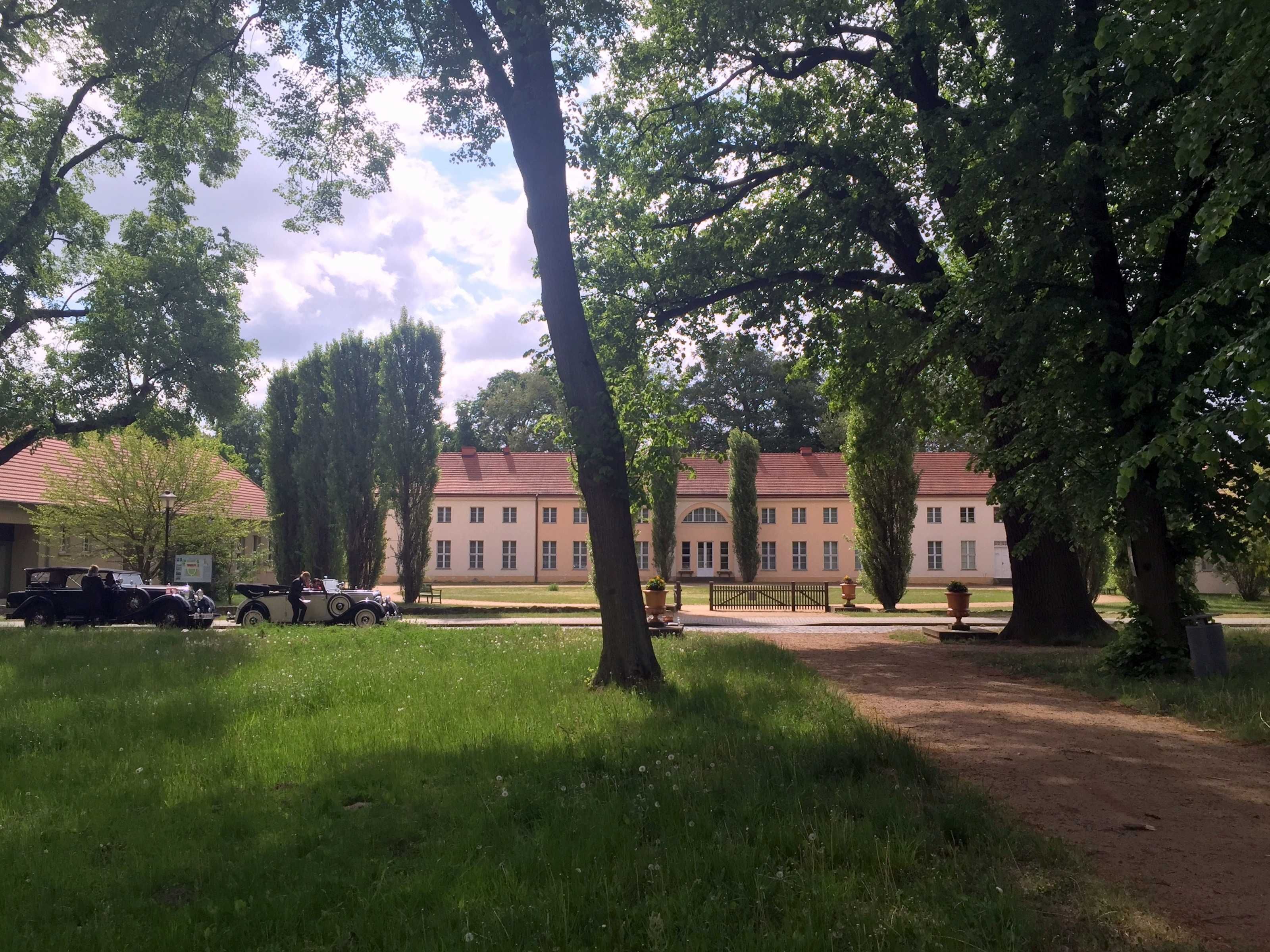 Das Schloß Still im Land von Königin Luise, erbaut 1797 - Treffpunkt für Genußfahrer