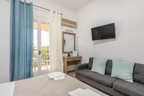 Classic Studio, Sea View | Blackout curtains, soundproofing, iron/ironing board, free WiFi