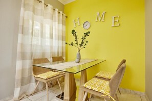 Leilighet – comfort, sjøutsikt | Eget kjøkken | Kaffetrakter/tekoker, brødrister, krydder og rengjøringsutstyr