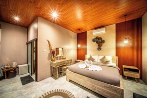 One Bedroom Villa | Desk, free WiFi, bed sheets