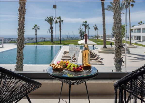 2 outdoor pools - Paphos Hills Resort and Spa By Brown (Geroskipou)