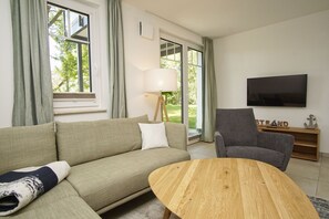 Fernseher, Stereoanlage