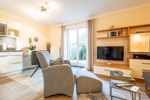 Unclassified image, 4 of 24, button