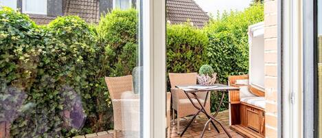 屋外ダイニングエリア