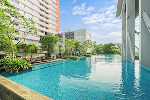 Outdoor pool - Bialy by Kozystay - Alam Sutera (Tangerang)