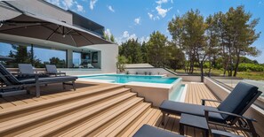 Outdoor pool - Villa Grancarić Zadarvillas (Zadar)