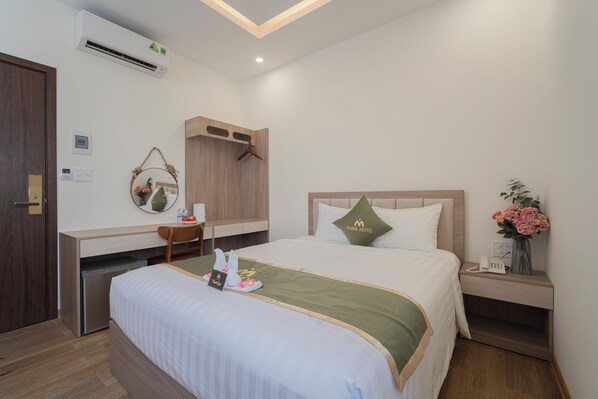 Premium bedding, free WiFi, bed sheets - Maris Da Nang Hotel & Apartment (Da Nang)