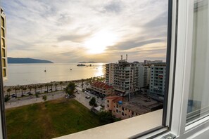 Apartment, Balcony, Beach View | Living area