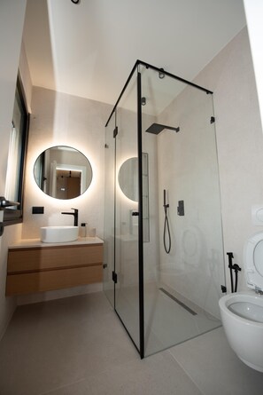 Comfort Studio Suite, Beach View | Bathroom