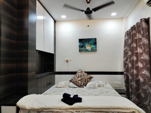 2 bedrooms, bed sheets