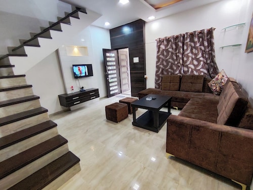 Staeg Villa in center of the city 2bhk