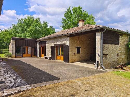 Gite Bacquiès - with enclosed garden and heated swimming pool