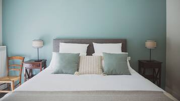 Quarto casal, 1 cama Queen, vista para o parque | Wi-Fi de cortesia, roupa de cama