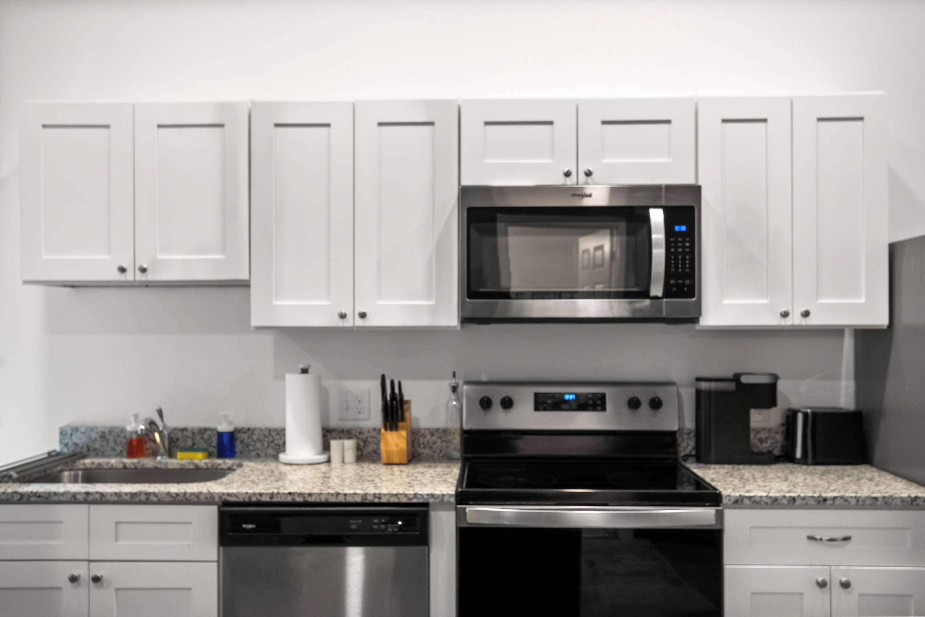 冰箱、微波炉、烤箱、炉灶