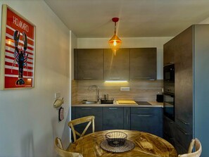 Fridge, microwave, oven, stovetop - Typical Breton house "Ty Breizh" Beg Meil Fouesnant plage des oiseaux (Fouesnant)